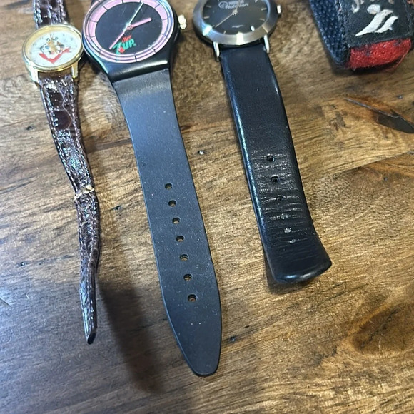 VTG Jewelry Lot Bundle of 7 Count Pieces (6 Watches & 1 Set Ear Ring ASS. style - Picture 15 of 16